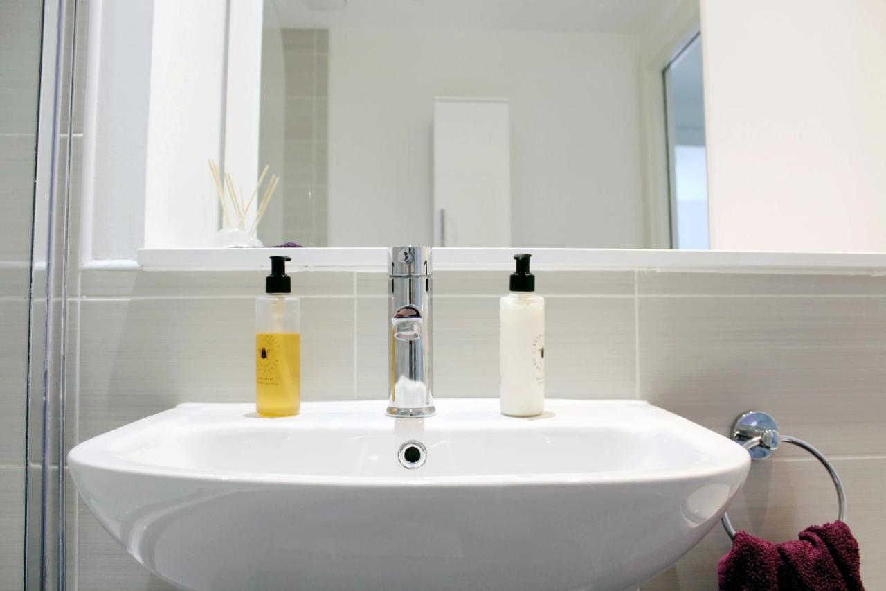Manchester Escape - Private Room & Bathroom Near Etihad And Coop Arena - Free Secure Parking Dış mekan fotoğraf