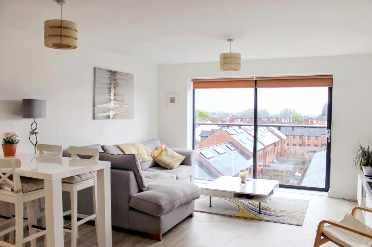 Manchester Escape - Private Room & Bathroom Near Etihad And Coop Arena - Free Secure Parking Dış mekan fotoğraf