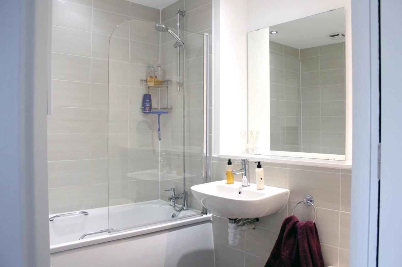 Manchester Escape - Private Room & Bathroom Near Etihad And Coop Arena - Free Secure Parking Dış mekan fotoğraf