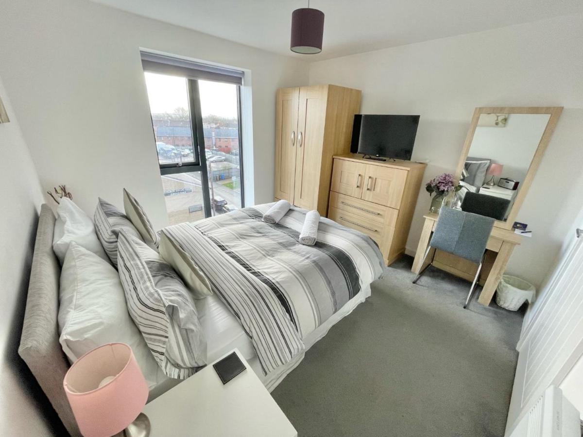 Manchester Escape - Private Room & Bathroom Near Etihad And Coop Arena - Free Secure Parking Dış mekan fotoğraf